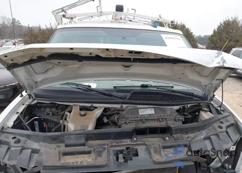 2019 Chevrolet Express 2500 Work Van z USA, uszkodzony, nr VIN 1GCWGAFP5K1298445